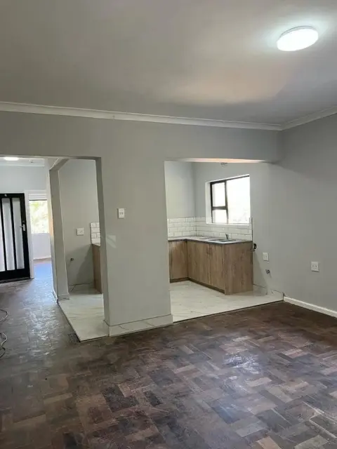Apartment / Flat to rent in Wynberg, Cape Town