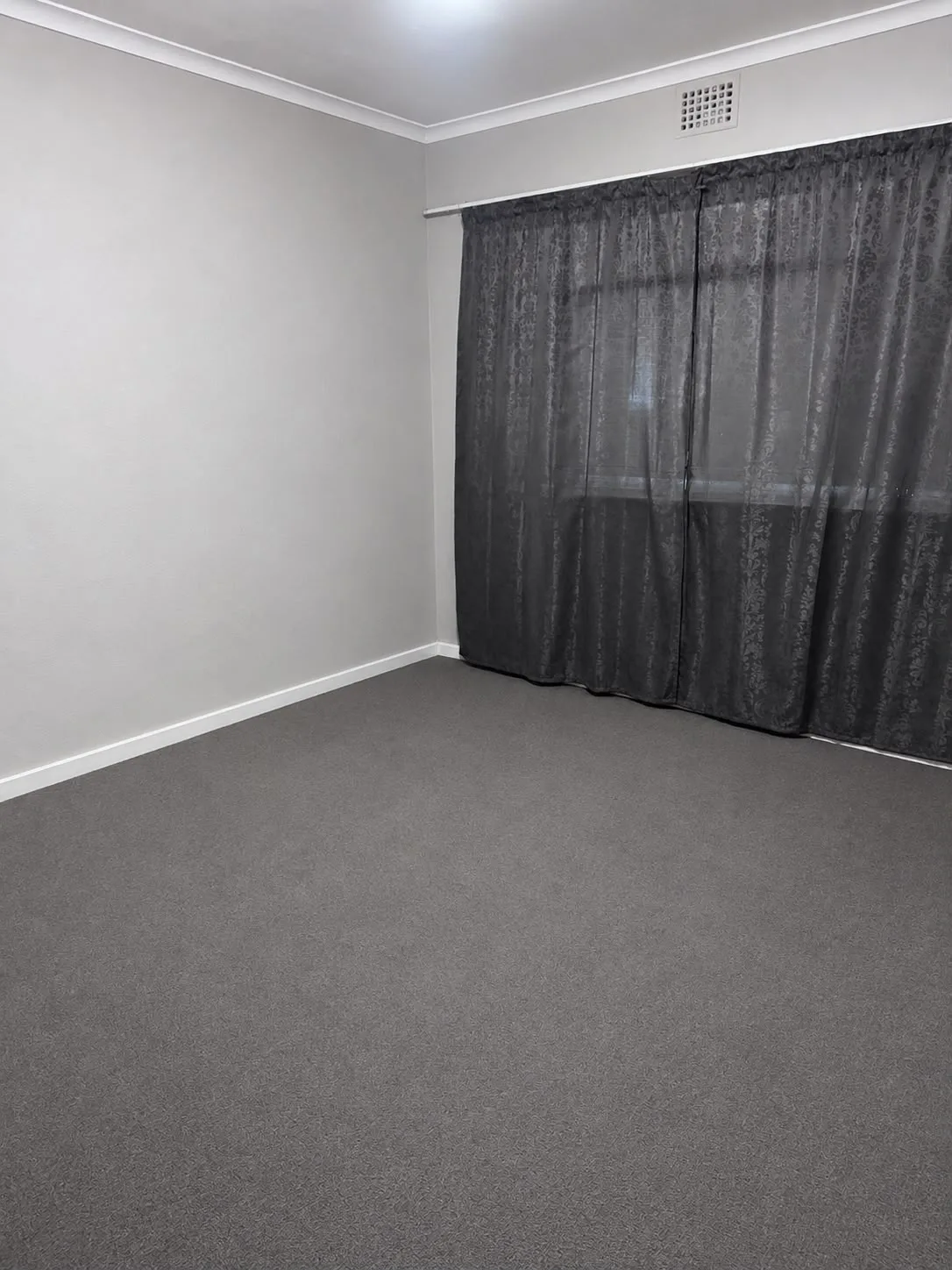 Apartment / Flat to rent in Woodstock, Cape Town