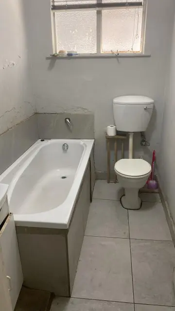 Apartment / Flat to rent in Woodstock, Cape Town
