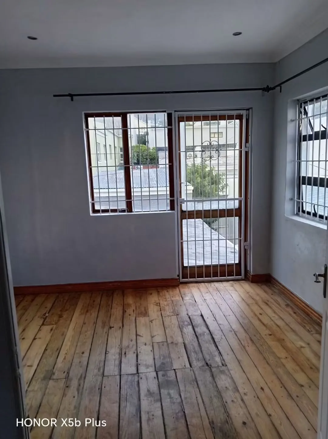 Apartment / Flat to rent in Woodstock, Cape Town