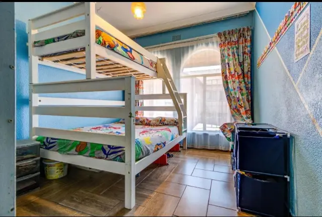 Townhouse to rent in Edleen, Kempton Park